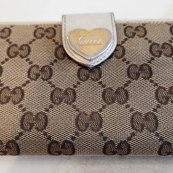 Gucci Guccisima Heart Snap Fold Wallet - Picture 4 of 16